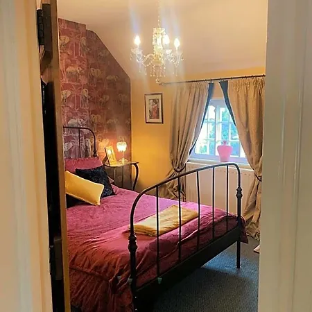 Bohemianbreezebreaks Bed and breakfast 4*